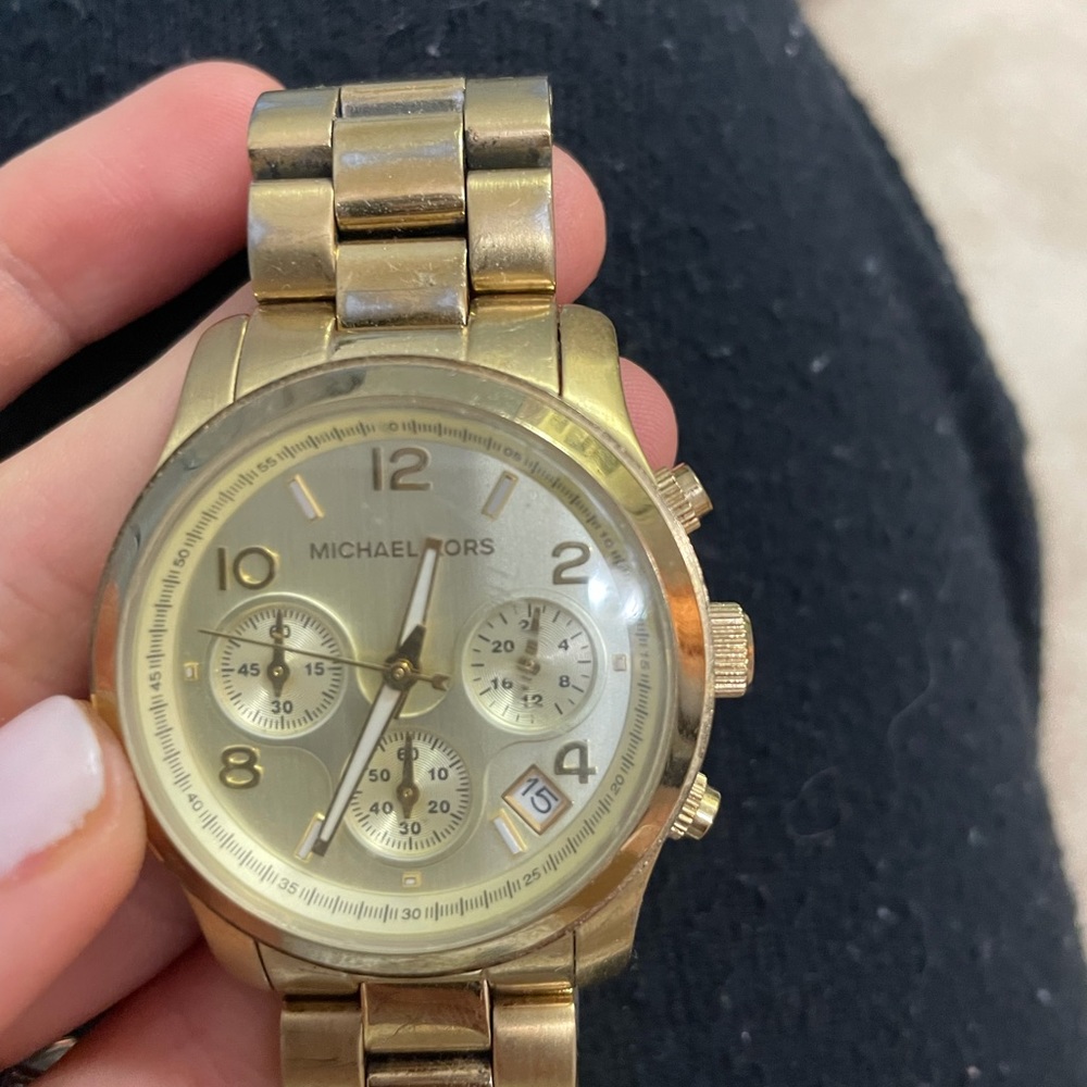 Michael kors gold watch